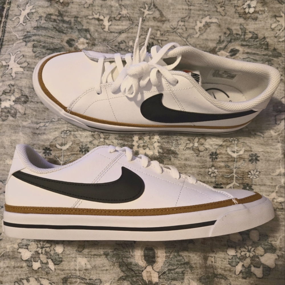 Nike Court Legacy